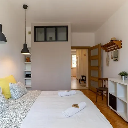 Apartment Concierge Paryska Warschau